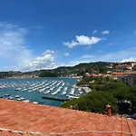 Square Views Lerici