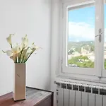 Square Views *