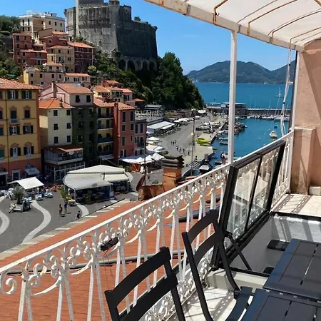 Square Views Apartment Lerici