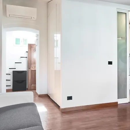 Square Views Apartman *