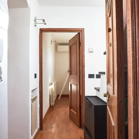 Square Views Apartman *