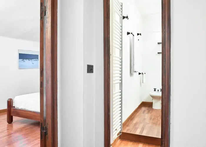 Apartment Square Views Lerici