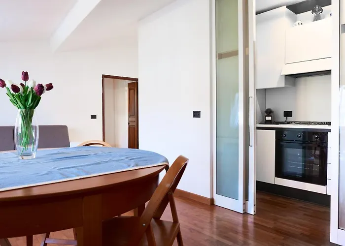 Square Views Apartment