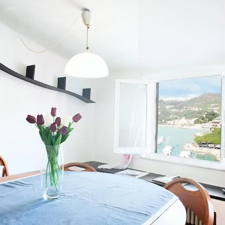 Apartment Square Views *