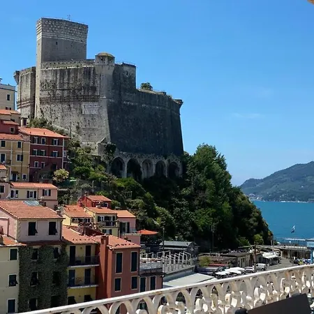 Square Views * Lerici