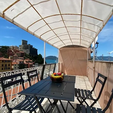 Square Views * Lerici