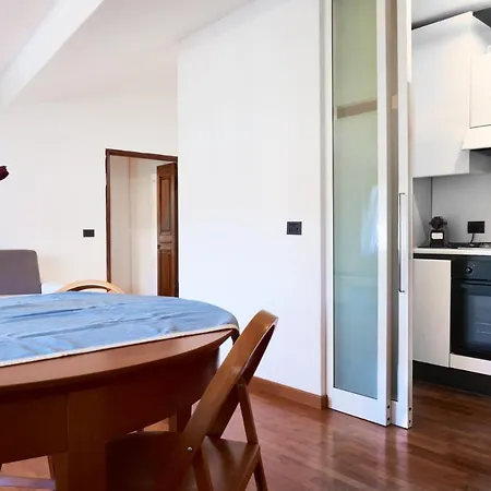 Square Views Apartment